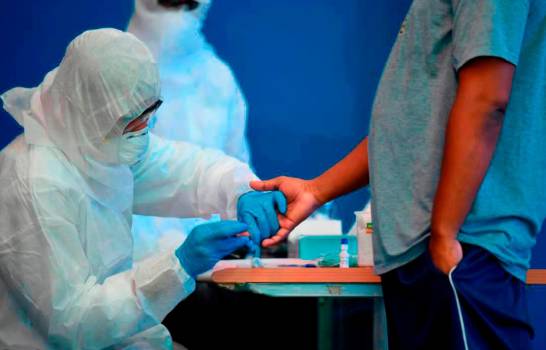 Los 3,6 millones de casos globales en la semana entre el 13 y el 19 de septiembre supusieron un descenso del 9 %. (FUENTE EXTERNA )