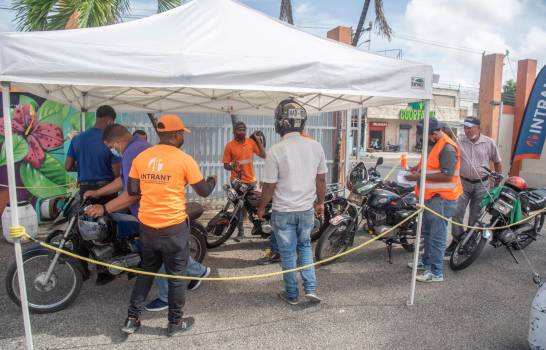 Pocas personas acudían este martes a registrar sus motocicletas en los puntos habilitados para el proceso. (PEDRO BAZIL)