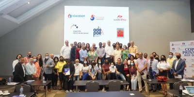 Asistentes y expositores al taller celebrado el sábado.