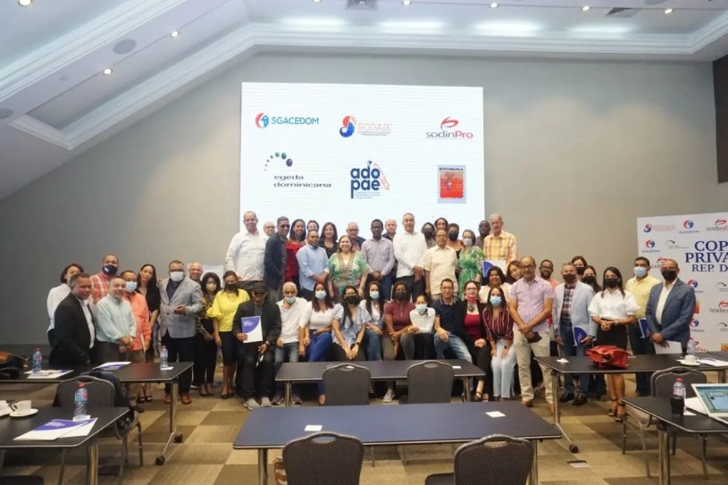 Asistentes y expositores al taller celebrado el sábado.