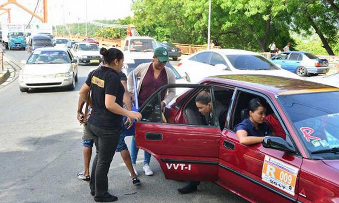 El transporte de pasajeros sería regulado para que cada usuario presente su tarjeta de vacuna.
