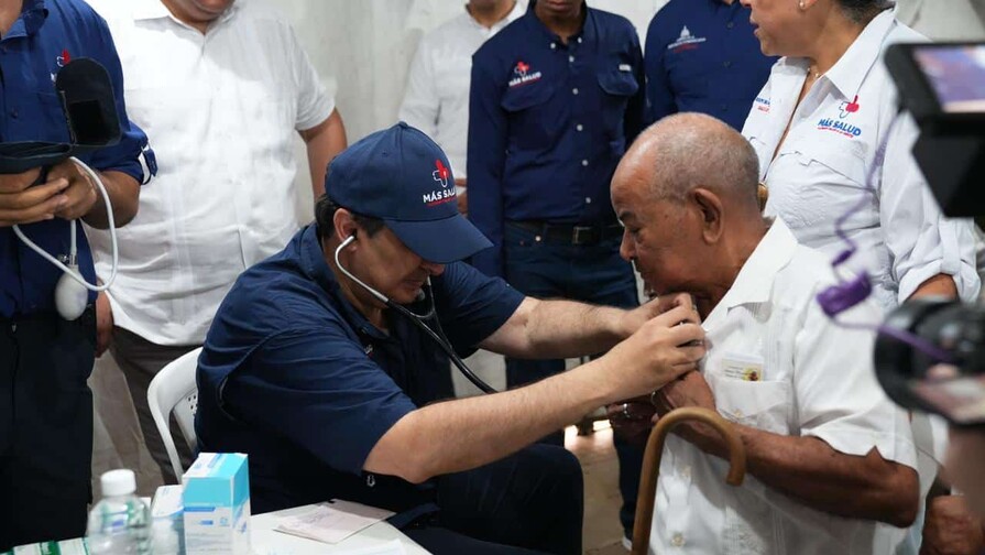 Jornada de Salud Pública beneficia a 4,551 personas en Mao